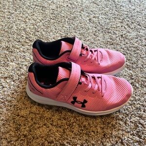 Under Armour brand new pink shoes size 2.5